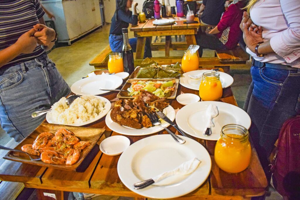 ナイトマーケットのごはん