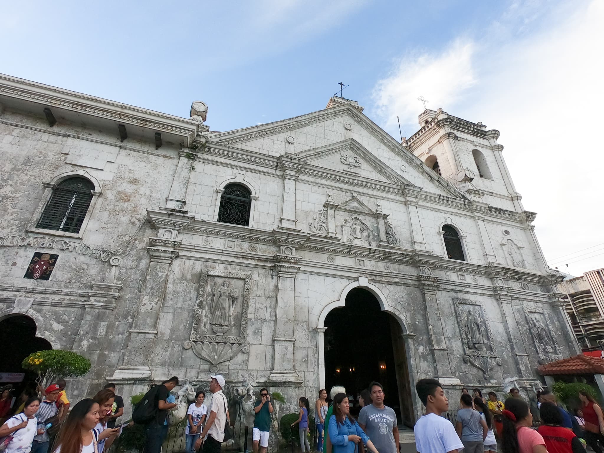 サントニーニョ教会の外観