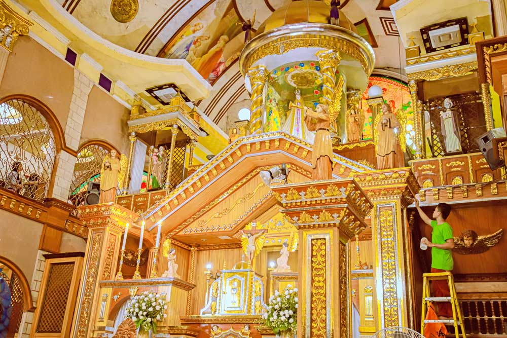 シマラ教会の内部