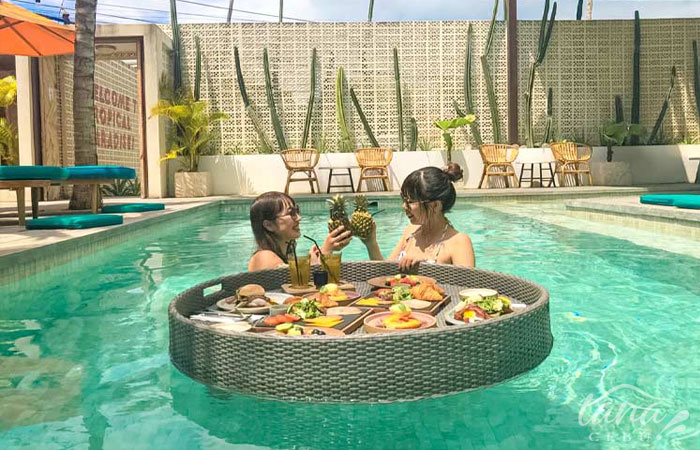 バリ島/フローティング ブレックファースト