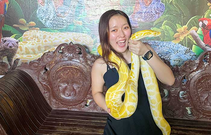 ボホール島ヘビ体験