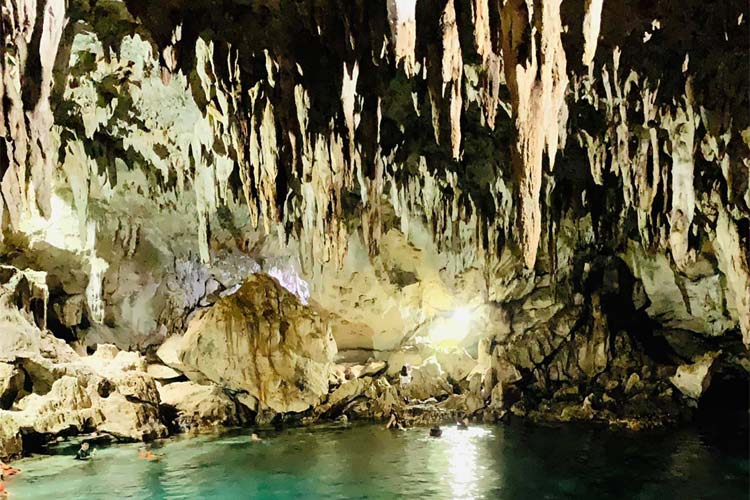 ヒナグダナン洞窟